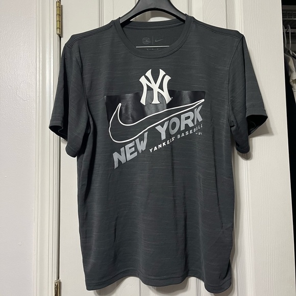 Nike Other - Yankees Tshirt